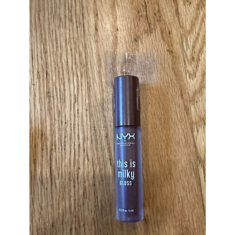 NYX Milky Lip Gloss -Milk The Coco - Picture 3 of 4